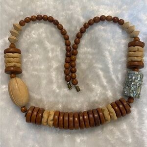 🍀VTG Chunky Natural Wood Beaded Necklace